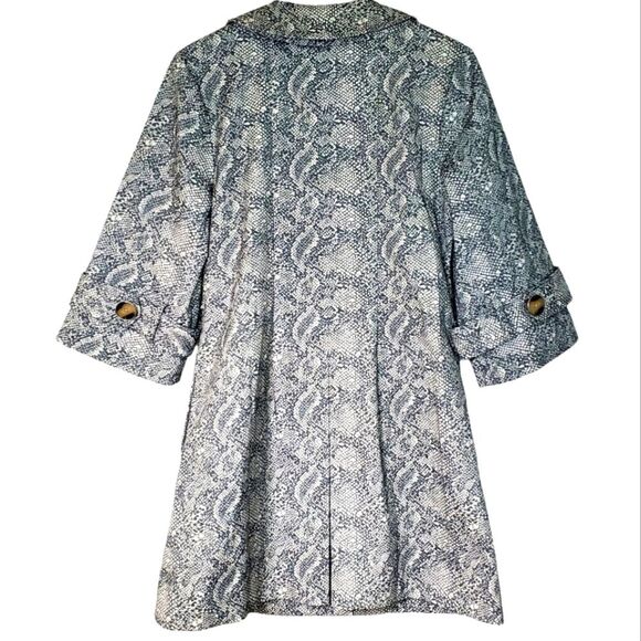 CABi Camille Gray and White Snake Print Overcoat in Size XS - Picture 4 of 10